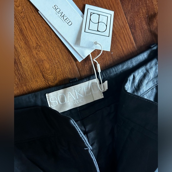 Soaked in Luxury butter soft leather cargo pants NWT SZ medium - Picture 3 of 4